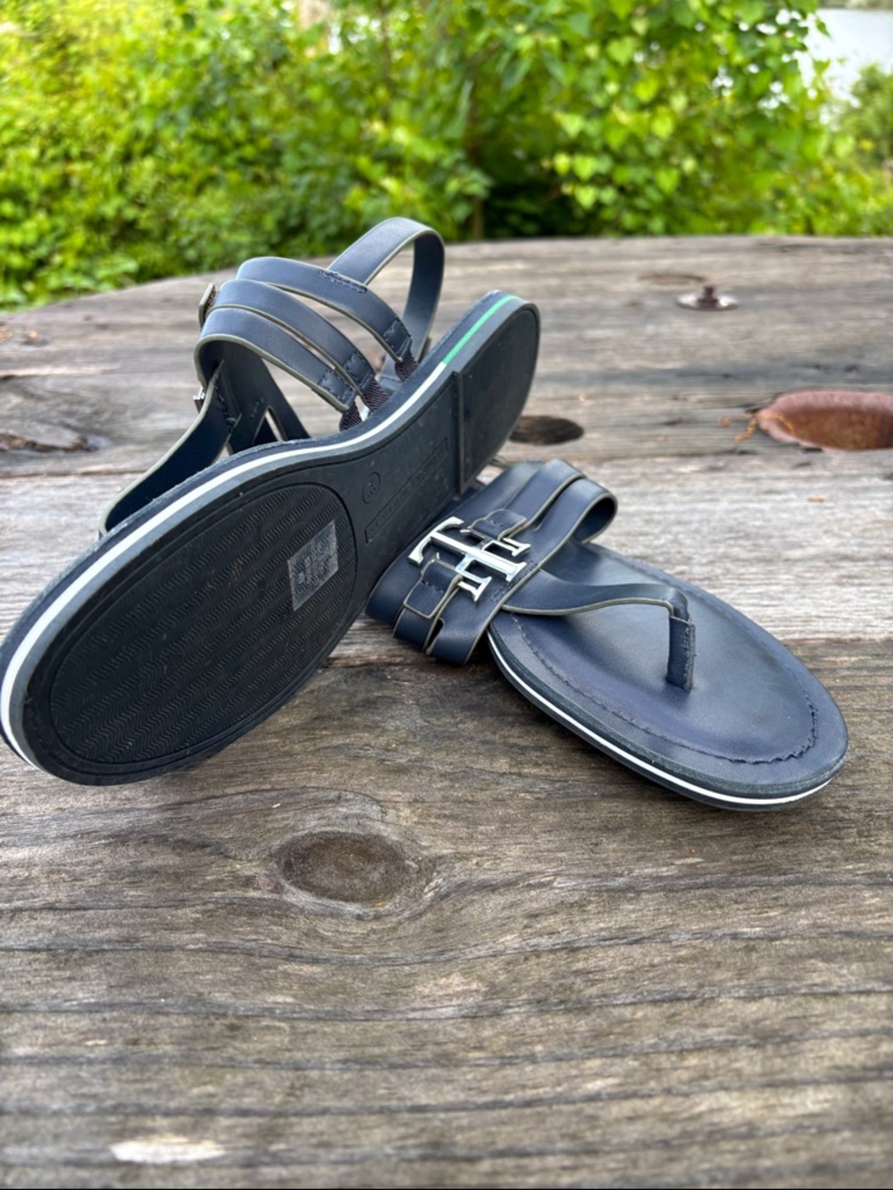 Tommy Hilfiger Women’s Sz8M Navy Leather Logo Thong Sandals#0312 - Picture 6 of 10